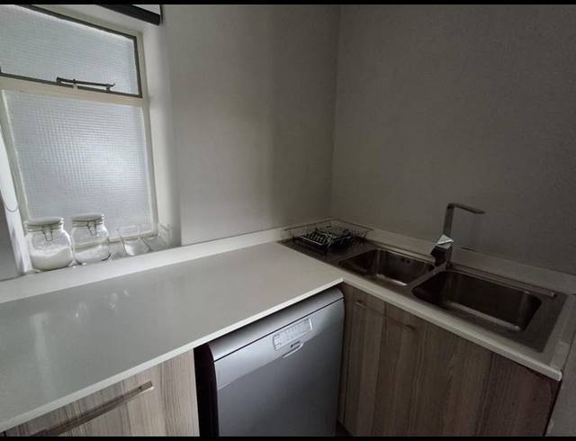 3 BEDROOM PROPERTY TO RENT IN OAKLANDS